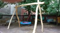 große Schaukel für Spielplatz, Kita, Kindergarten ohne Beton